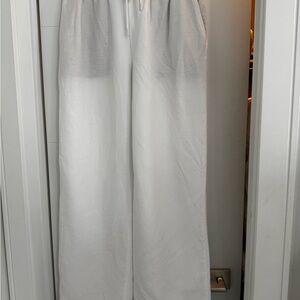 Wilfred woman Thesis Linen Drawstring Pants from
Aritzia. Never worn.